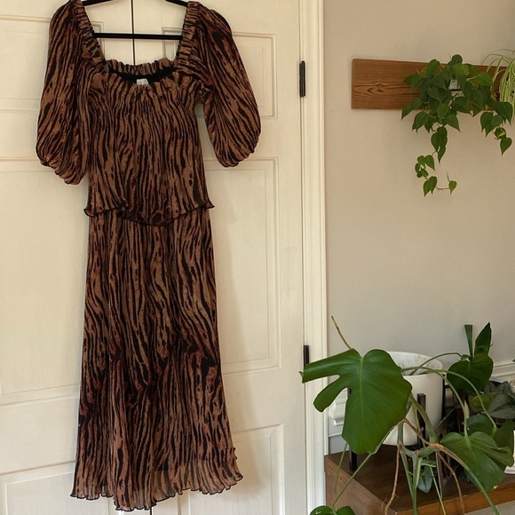 NWT GANNI Pleated Georgette Midi Dress Tigers Eye Size 36 US‎ Size 4 Printed - Picture 9 of 17